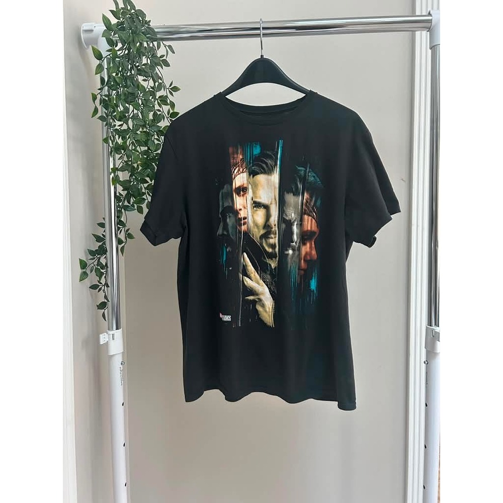 Gently Used Marvel Studios Doctor Strange Multiverse of Madness Graphic Tee L